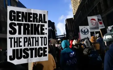 Scott Galloway Urges iPhone Boycott to Diminish Trump’s Influence