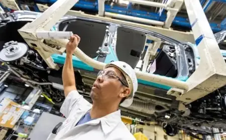 Detroit Three’s Auto Output Falls in Canada as Japanese Makers Lead, Report Finds