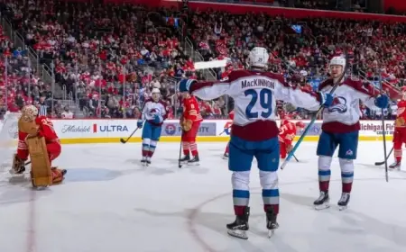 MacKinnon Scores 40th Goal, Avalanche Shut Out Red Wings