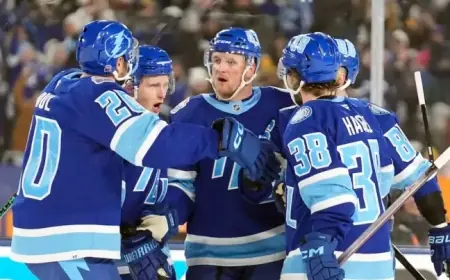 Lightning Shock Bruins with Historic Four-Goal Comeback in NHL Stadium Series