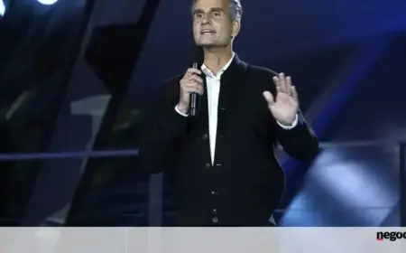 Bob Iger Exits Stage; Disney Parks Chief Emerges as Potential CEO