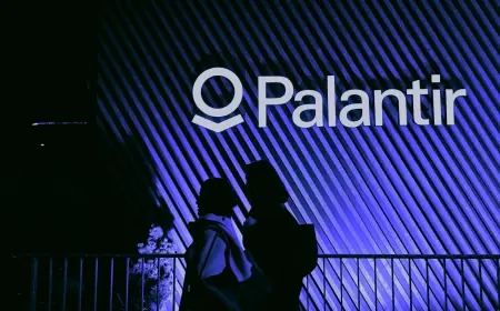 Palantir stock jumps as PLTR earnings beat and 2026 outlook rises