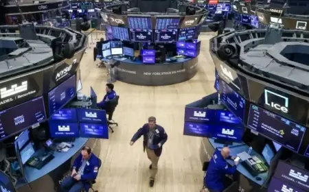 Anthropic’s AI Tool Shakes Up Software Stock Market