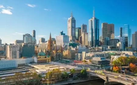 Office Vacancy Rates Surge to 30-Year High Amid Tenant Shortage