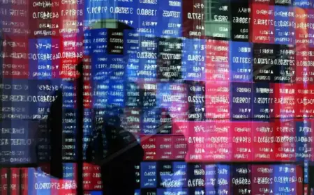 Asian Shares Tumble Amid Global Tech Selloff Concerns