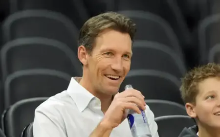 Warriors Trade Backup Center to Raptors for Valuable Draft Pick