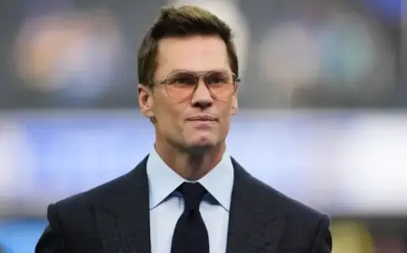 Tom Brady’s Former Teammates Criticize Him for Super Bowl Loyalty Shift