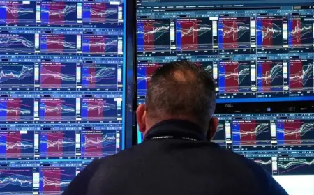 Alphabet Pulls Wall Street Down Amid Bitcoin, Silver, and Gold Decline