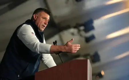 Mike Vrabel Wins Coach of the Year Award