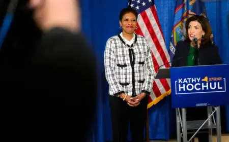 New York Democrats Rally Behind Hochul Ahead of State Convention