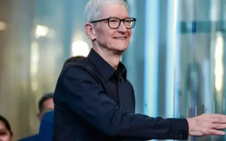 Apple’s Tim Cook Pledges to Lobby Lawmakers on Immigration Policy