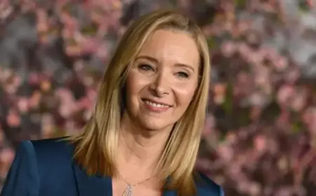 Lisa Kudrow Urges Warner Bros. Owners: Preserve What’s Perfect