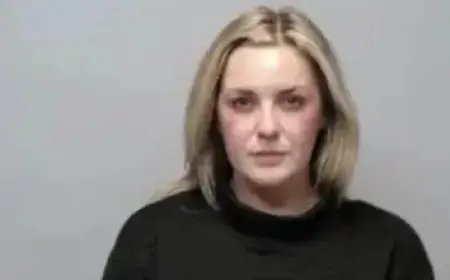 Lisa Kudrow Urges Future Warner Owner to Preserve Studio Lot