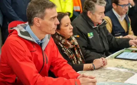 Sánchez Visits Flooded Cádiz, Warns of Extended Dangerous Weather
