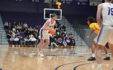 Warriors Extend Winning Streak to Four with Tight 60-57 Victory Over Wayne State