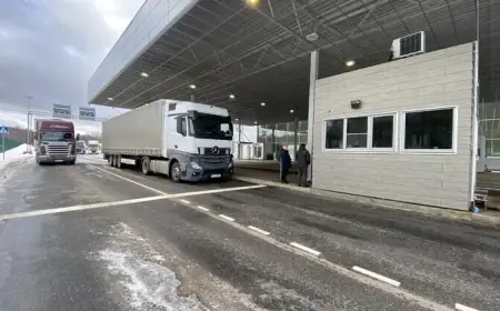 Estonia Shuts Night Border Crossings Amid Russian Tensions