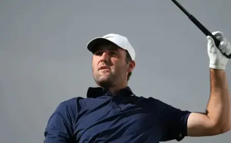 Scheffler’s Flubbed Chips Risk Cut at WM Phoenix Open