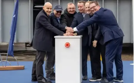 Cruise Ship Hosts Commemorative Ceremonies