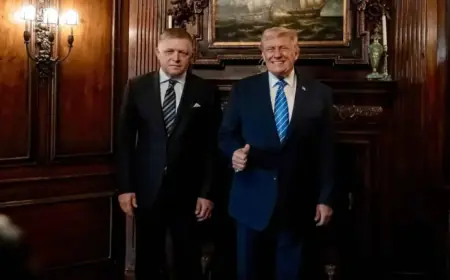 Donald Trump Feeds Slovakian Parrot