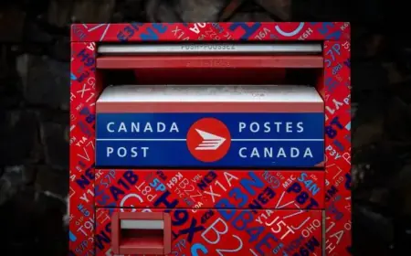 Canada Post Secures $1.01 Billion Loan from Ottawa Amid Financial Woes