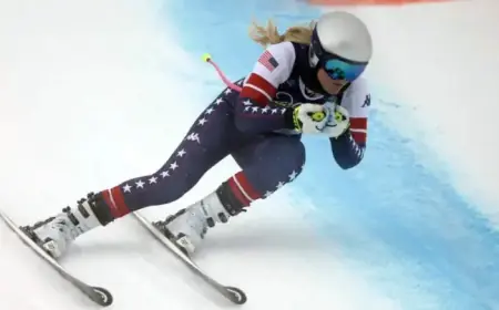 How Lindsey Vonn Skis at Olympics Without an ACL, Doctors Explain
