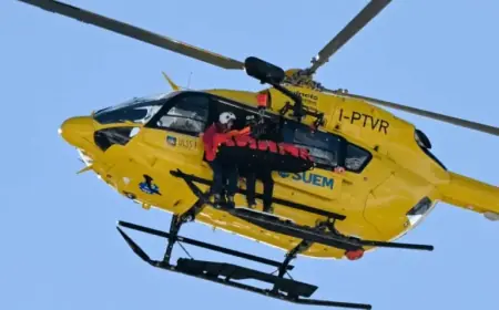 Lindsey Vonn Falls Early in Alpine Skiing Race