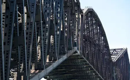 Unresponsive Body Spotted on Québec Bridge Structure