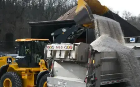 Paige DeSorbo Stars in Kinder ‘Yes Bueno’ Super Bowl Debut