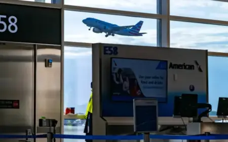 American Airlines Faces Criticism from Pilots and Flight Attendants