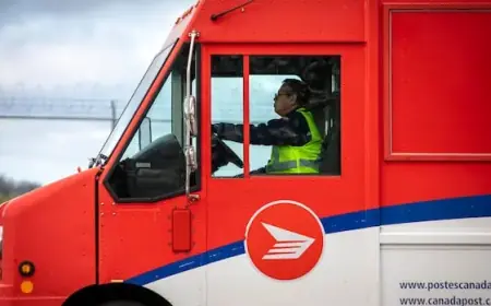 Canada Post Secures $1.01B Federal Loan Amid Ongoing Struggles
