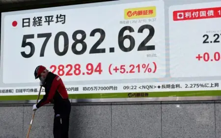 Nikkei Hits Record High, Boosts Stock Market as Dollar Weakens