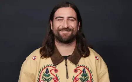 Noah Kahan Offers Affordable ‘Front Porch’ Tickets to Select Fans