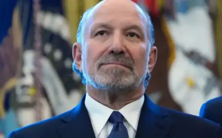 US Commerce Secretary Lutnick Defends Epstein Ties Amid Resignation Calls