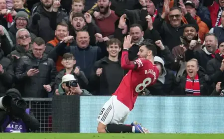 Man United Triumphs: Defeats Tottenham for Fourth Consecutive Carrick Victory