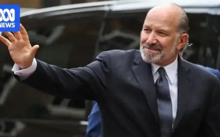 Trump’s Commerce Chief Denies Ties to Epstein