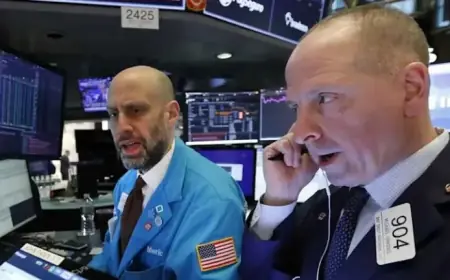 ASX Declines as Tech Stocks Rise; Aussie Dollar Gains