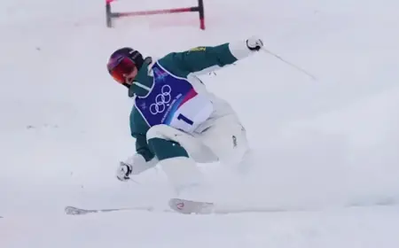 Jakara Anthony Slips in Final, Misses Moguls Medal