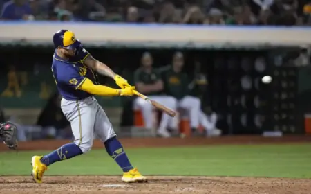 Brewers Sign Gary Sánchez