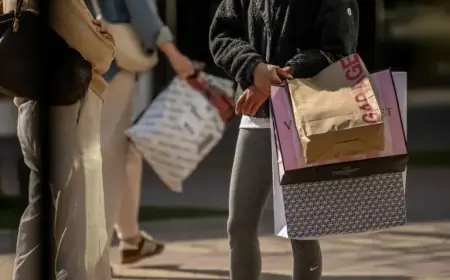 US Retail Sales Stall, Concluding the Holiday Season