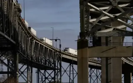 Six Republicans Oppose Trump, Block Canada Tariffs