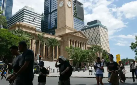Brisbane Faces Flood Threat with Predicted Storms Ending Heatwave