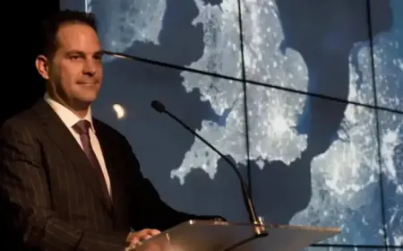 Meteorology Chief Defends Website Contractors’ Performance