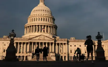 CBO Forecast: US Budget Deficit to Rise with Trump Tax Cuts, Tariffs