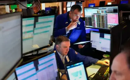 U.S. Stocks Fall Amid Investor Search for AI Vulnerabilities