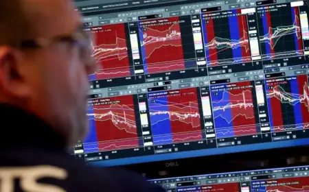 Tech Stocks Plummet Amid Intensifying AI Concerns