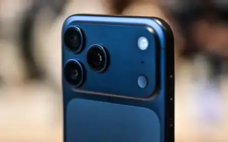 Apple Stock Drops, Triggering $200 Billion Market Cap Loss Over AI Concerns