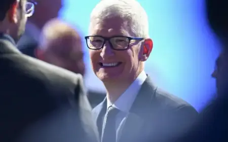 FTC Warns Apple’s Tim Cook of Alleged Apple News Political Bias