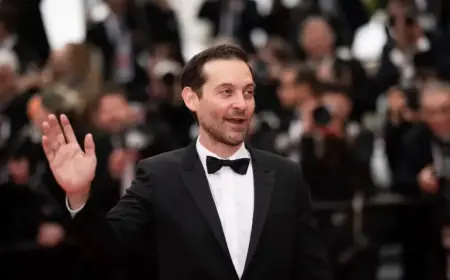 Fans Shocked by Iconic Actor’s Surprising Super Bowl Guest