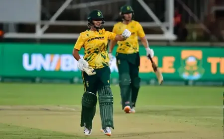 Proteas’ Kayla Reyneke Shines, Teaching Cricketers a New Game Standard