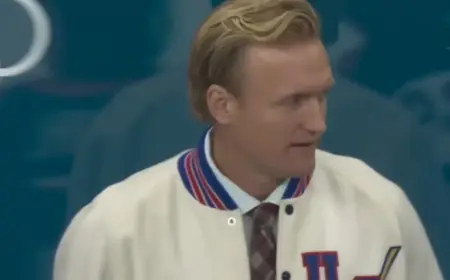 John Wroblewski’s viral vintage jacket links Team USA to a trailblazer of women’s hockey